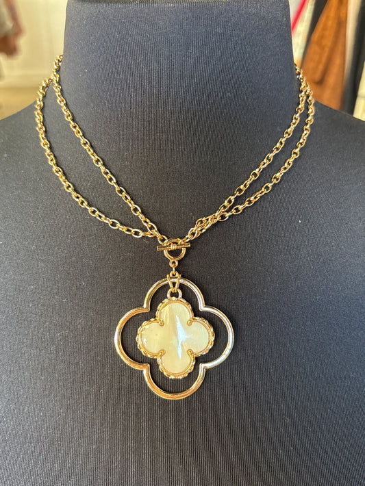 Reversable Toggle Shell Clover Necklace