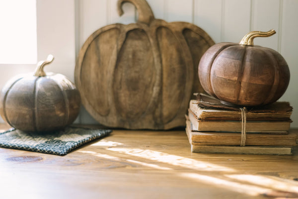 Chestnut Mango Wood Pumpkin 7" Decor