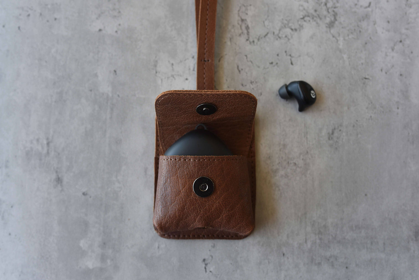 Leather Airpod Holder: Brown