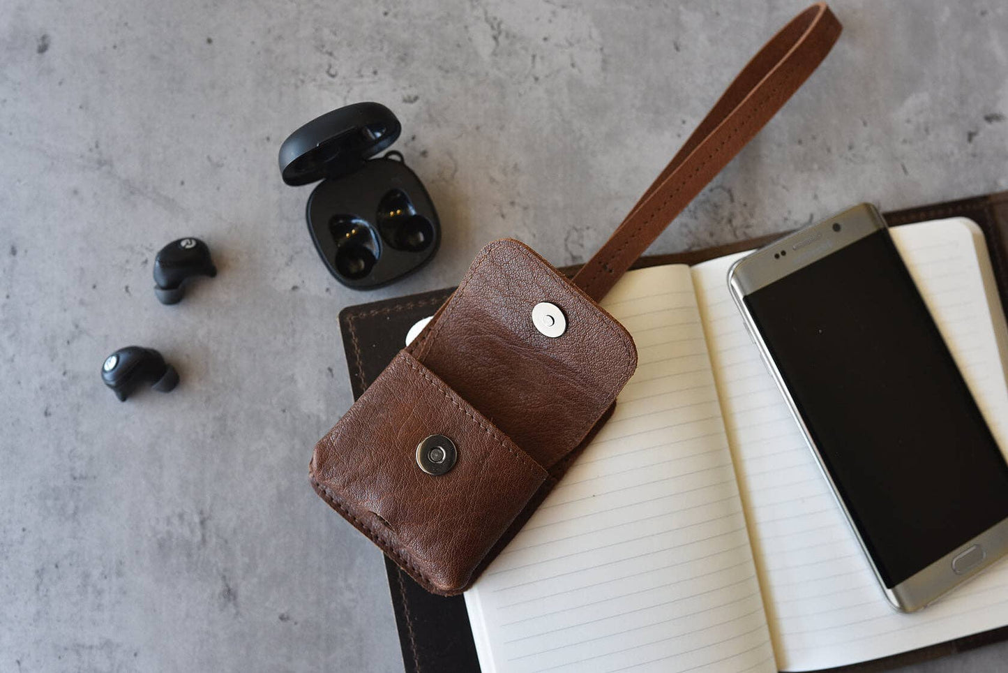 Leather Airpod Holder: Brown