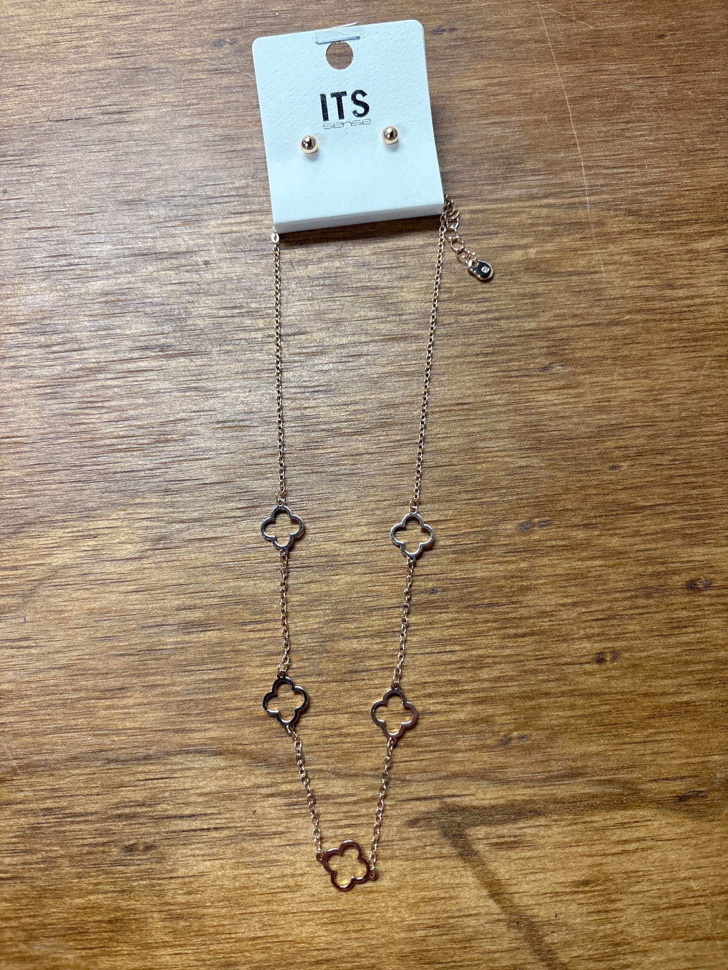 Dainty Clover Necklace