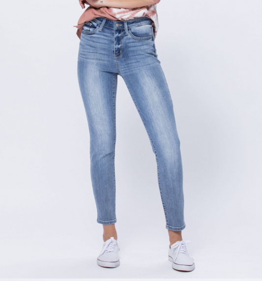 Judy Blue Bleached Cropped Jeans*