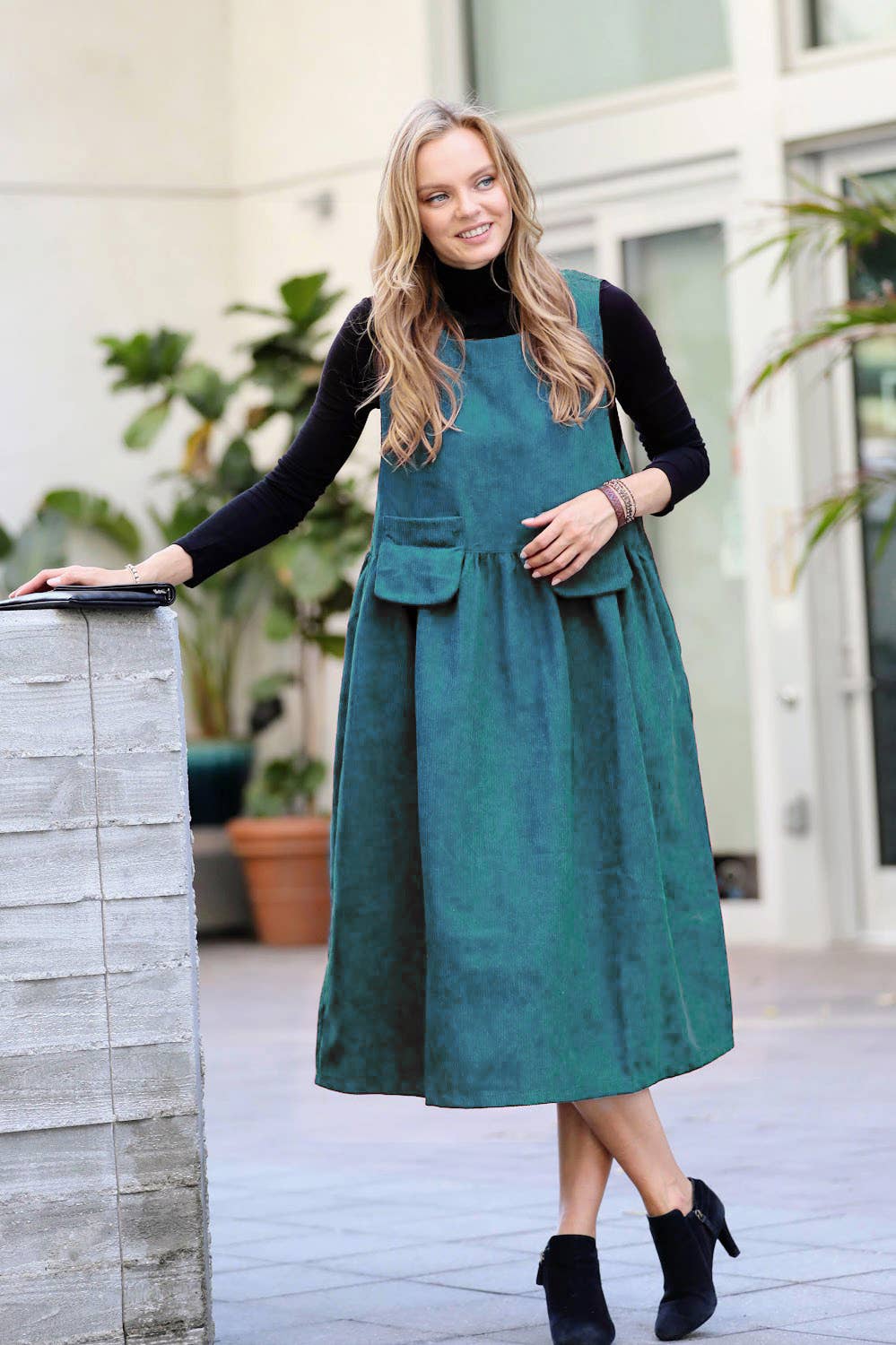 CORDUROY SLEEVELESS MIDI DRESS*